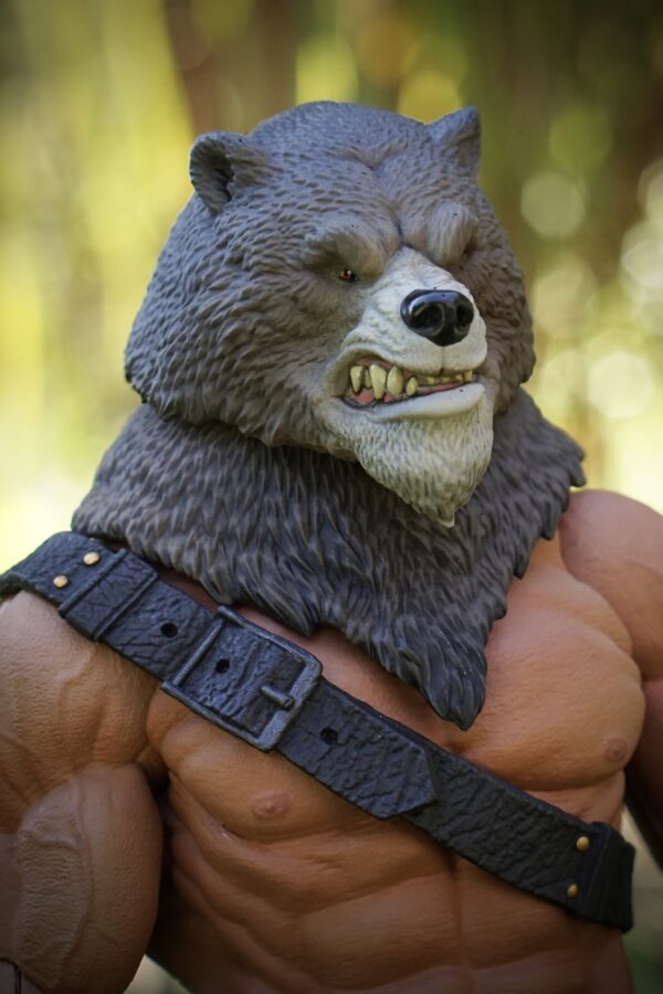 Angry Bear (OGRE SIZE) plus fur neck piece painted headscult