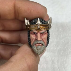Crowned knight  painted headsculpt